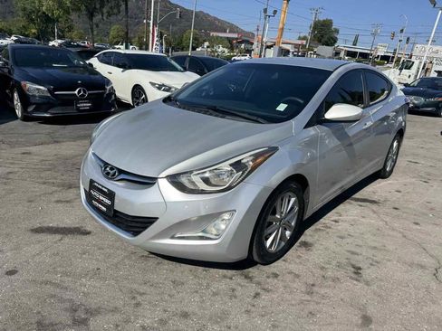Used 2015 Hyundai Elantra SE w/ Option Group 02 image 3