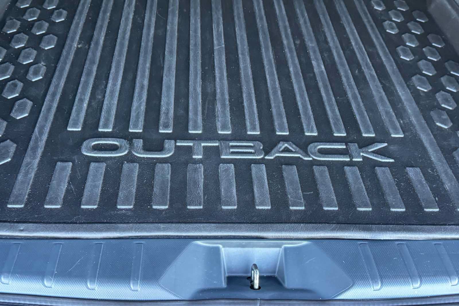 Used 2025 Subaru Outback Premium AWD/4WD image 12