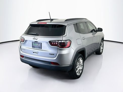 Used 2022 Jeep Compass Latitude w/ Sun and Sound Group AWD/4WD image 9