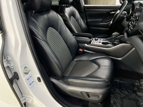 Used 2022 Toyota Highlander XSE image 33