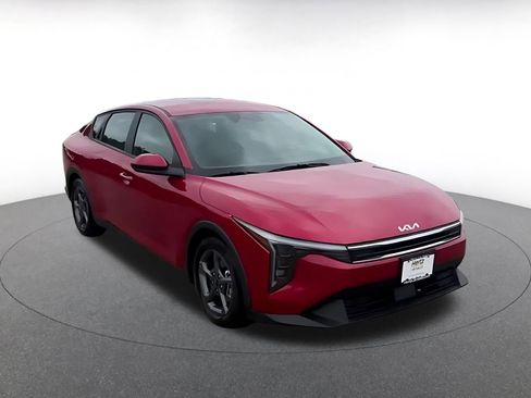Used 2025 Kia K4 LXS image 9