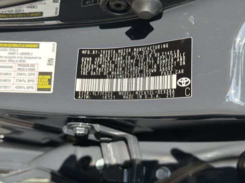 Used 2025 Toyota Corolla SE image 30