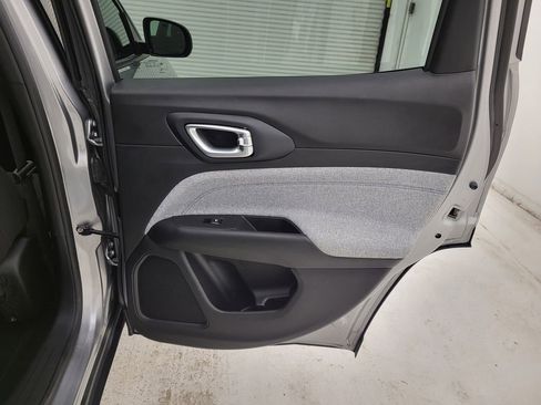 Used 2023 Jeep Compass Sport image 36