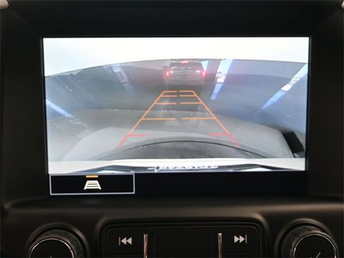 Used 2024 GMC Terrain SLT image 25