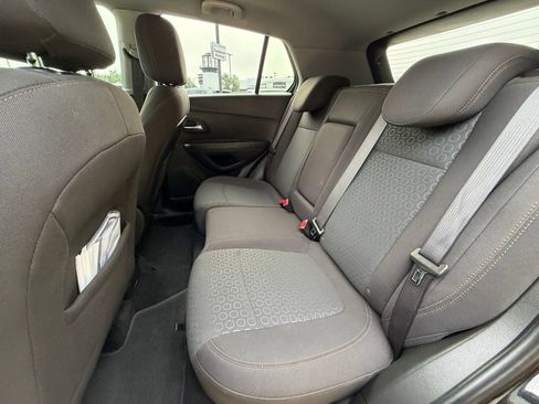 Used 2020 Chevrolet Trax LS w/ Tint and Cruise Package FWD image 25