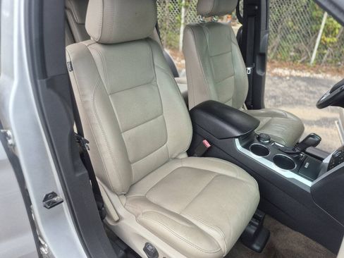 Used 2013 Ford Explorer XLT AWD/4WD image 20