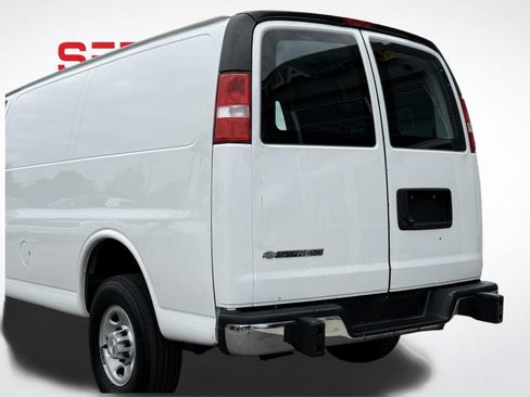 Used 2023 Chevrolet Express 2500 w/ Driver Convenience Package RWD image 3