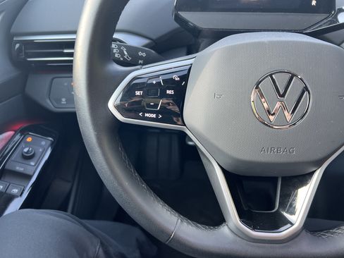 Used 2023 Volkswagen ID.4 2WD image 2