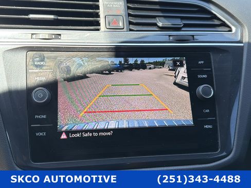 Used 2021 Volkswagen Tiguan SE FWD image 15