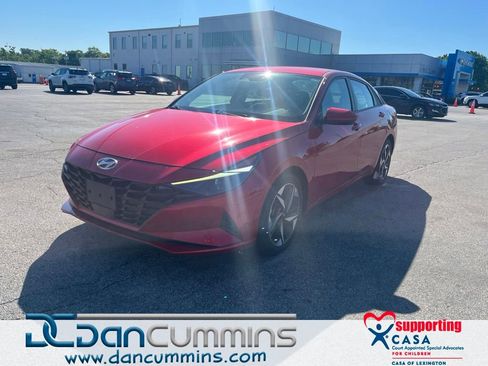 Used 2023 Hyundai Elantra SEL w/ Convenience Package FWD image 1