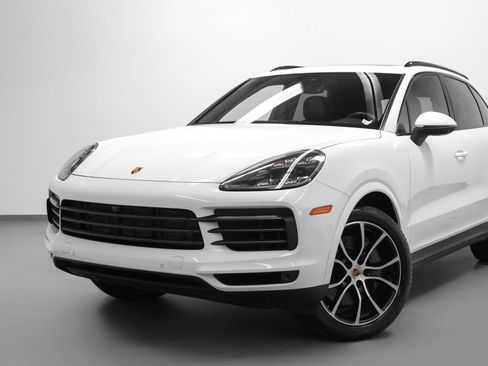 Used 2023 Porsche Cayenne S Platinum AWD/4WD image 7