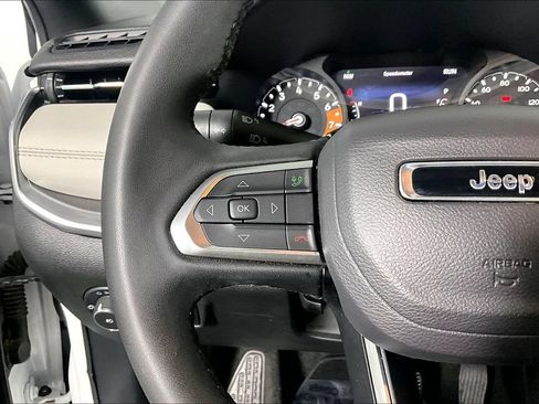Used 2025 Jeep Compass Limited AWD/4WD image 18