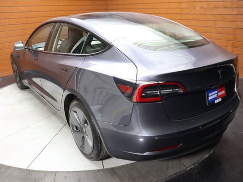 Used 2023 Tesla Model 3 Standard Range image 8