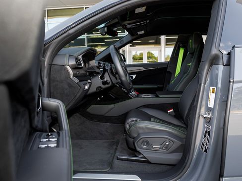 Used 2023 Lamborghini Urus Performante AWD/4WD image 58