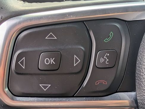 Used 2022 Jeep Wrangler Unlimited Rubicon w/ LED Lighting Group AWD/4WD image 14