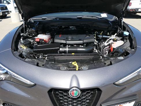 Used 2023 Alfa Romeo Stelvio Sprint RWD image 25