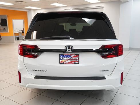 Used 2026 Honda Odyssey Touring image 9