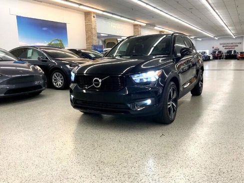 Used 2020 Volvo XC40 T5 R-Design image 39