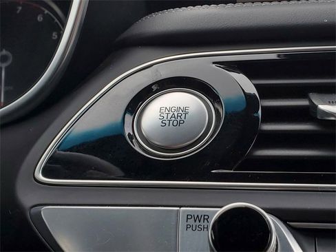 Used 2022 Genesis G70 2.0T image 24