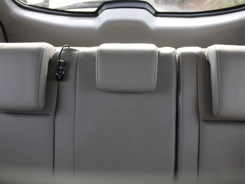 Used 2019 Toyota Highlander AWD V6 image 56