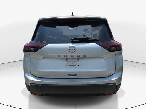 Used 2024 Nissan Rogue S FWD image 5
