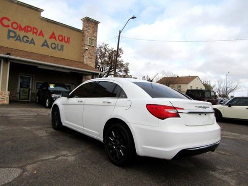 Used 2014 Chrysler 200 LX FWD image 5