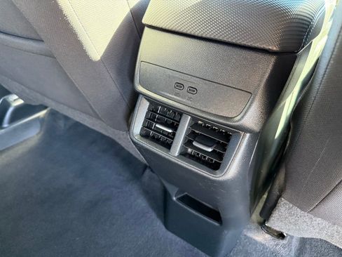 Used 2025 Chevrolet Equinox LT image 17