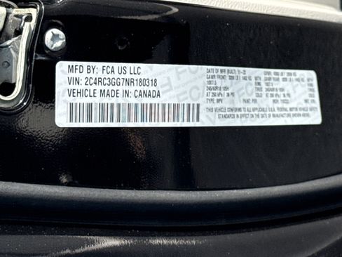 Used 2022 Chrysler Pacifica Limited image 34