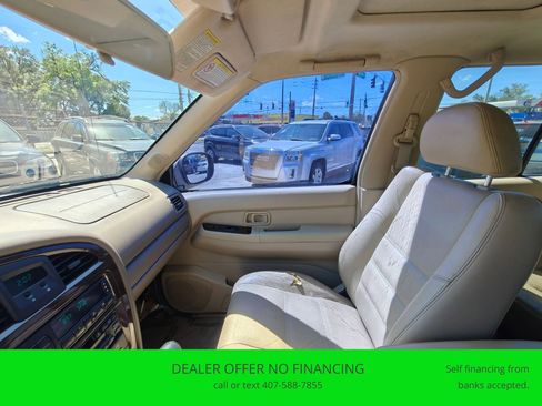 Used 2001 Nissan Pathfinder LE image 10