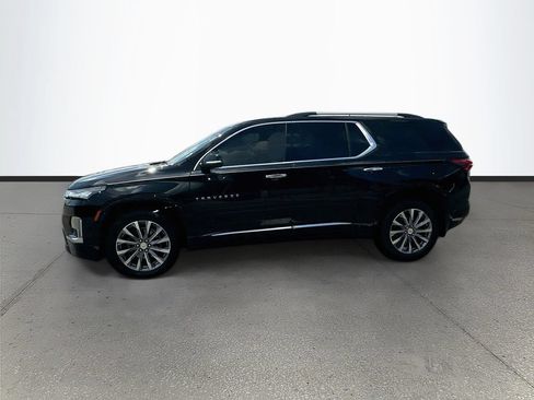 Used 2023 Chevrolet Traverse Premier FWD image 4