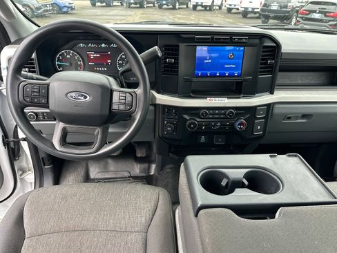 Used 2024 Ford F250 XL w/ XL Chrome Package image 12