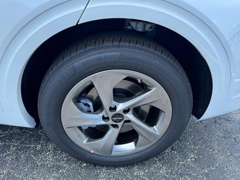 Certified 2026 Genesis GV70 2.5T Advanced image 6