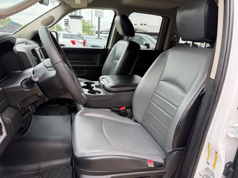 Used 2021 RAM 1500 Tradesman w/ Chrome Appearance Group RWD image 10