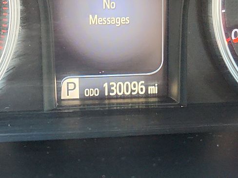 Used 2017 Toyota Camry SE FWD image 19
