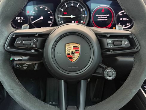 Used 2024 Porsche 911 Carrera 4 AWD/4WD image 7