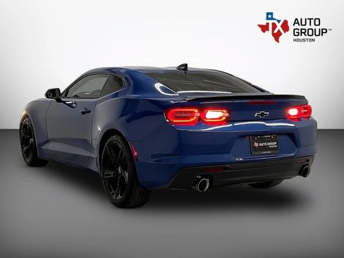 Used 2021 Chevrolet Camaro LT RWD image 4