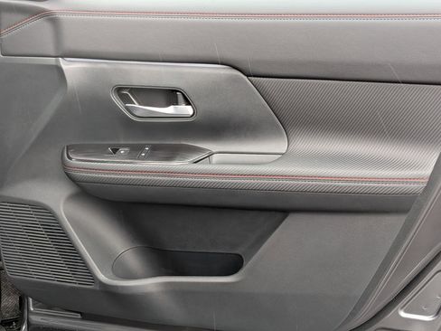 New 2026 Nissan Kicks SR FWD image 30