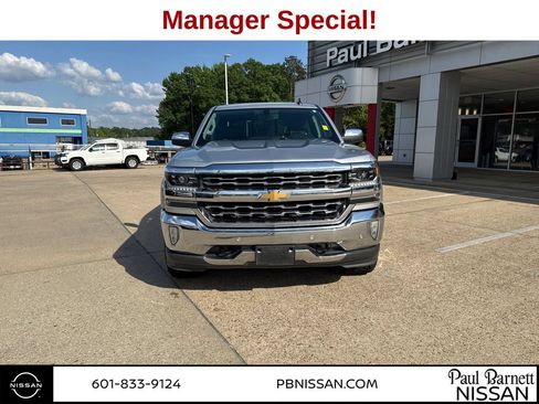 Used 2018 Chevrolet Silverado 1500 LTZ w/ Sport Package AWD/4WD image 11