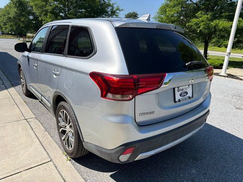 Used 2017 Mitsubishi Outlander ES AWD/4WD image 5