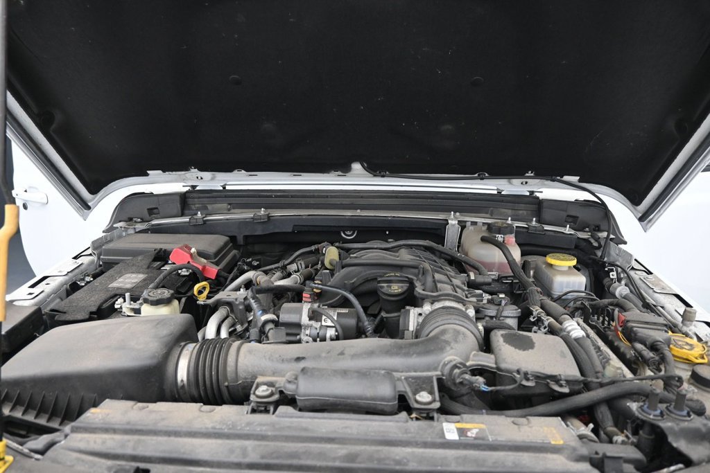 Used 2022 Jeep Wrangler Unlimited Sahara AWD/4WD image 23