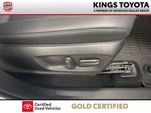 Certified 2025 Toyota Crown Signia image 12