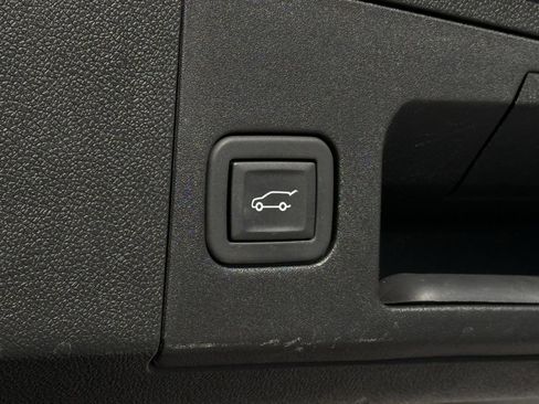 Used 2023 Cadillac XT4 Luxury image 21