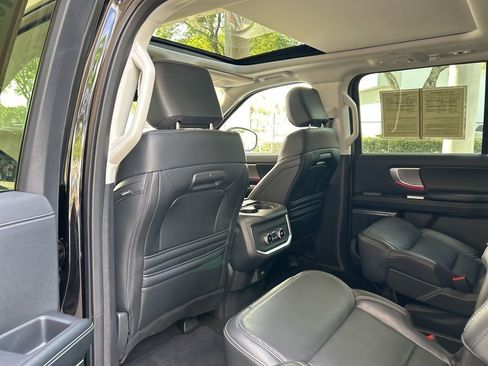 Used 2025 Ford Expedition Max Platinum AWD/4WD image 49