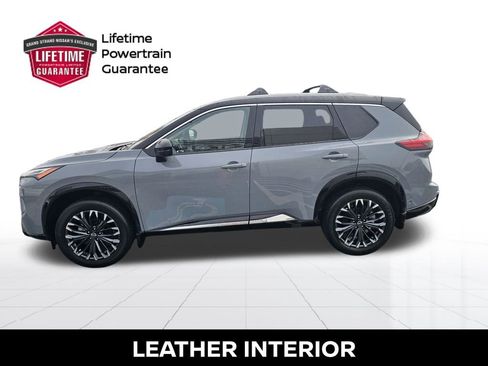 Used 2026 Nissan Rogue Platinum w/ Platinum Premium Package image 2