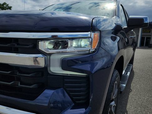 Used 2023 Chevrolet Silverado 1500 LT AWD/4WD image 10