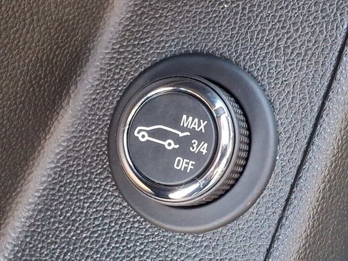 Used 2023 Chevrolet Traverse LT AWD/4WD image 26