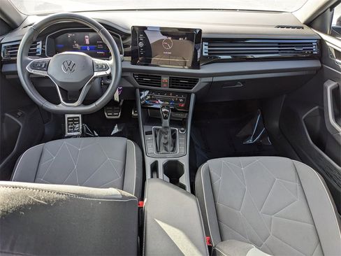 Certified 2025 Volkswagen Jetta Sport image 13