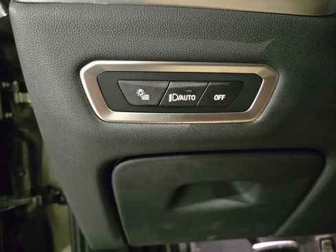 Used 2025 BMW X7 M60i AWD/4WD image 27