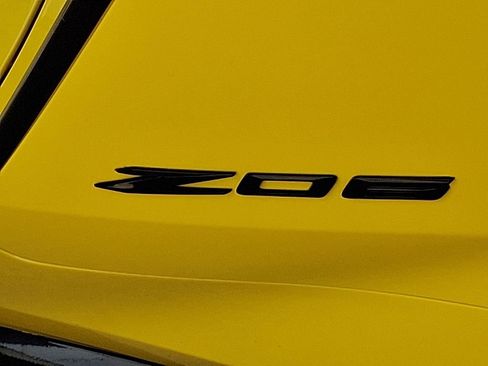 Used 2025 Chevrolet Corvette Z06 RWD image 32