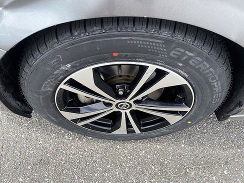 Used 2021 Nissan Sentra SV FWD image 6